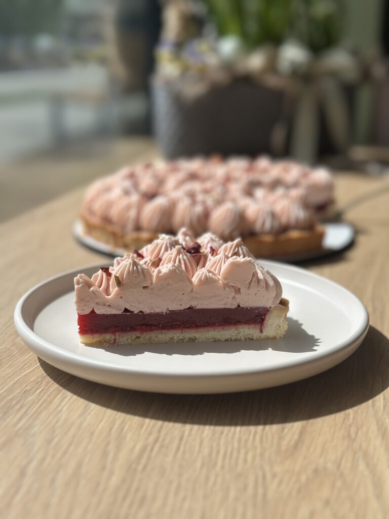 Tarta malina-róża